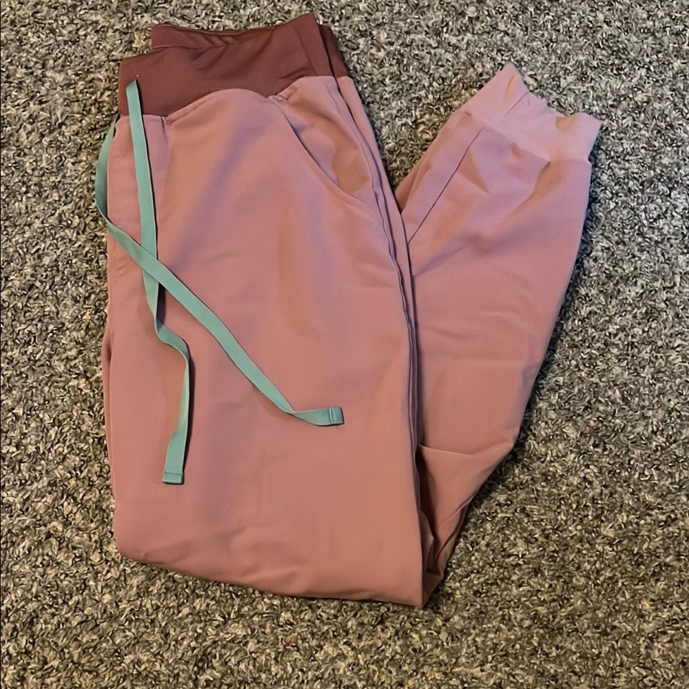 Figs Mauve (S) Zamora High Waisted Petite Joggers